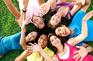 photo: smiling teens